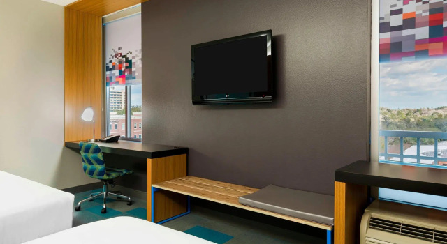 Четырёхместный номер Standard Aloft by Marriott Tallahassee Downtown