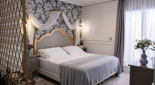 Полулюкс Hotel Gravina 51