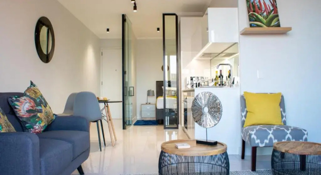 Апартаменты Modern 1 Bedroom Executive Apartment in Waterfall