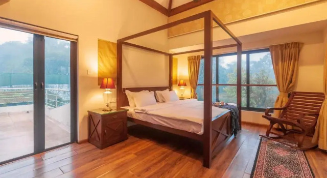 StayVista at Villa Verona, Réserver Villa Hôtels à Maharashtra avec piscine, Piscine