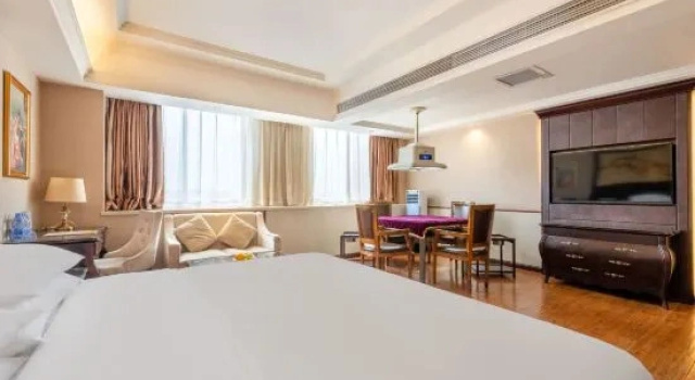 Двухместный люкс Deluxe Vienna International Hotel (Dongguan Chashan, Yanxi Road)