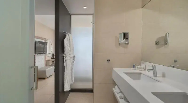 Двухместный номер Superior с видом на бассейн Radisson Blu Resort & Spa, Gran Canaria Mogan