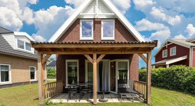Waterside Retreat Sauna, Garden and Fishing Jetty, Book Vacation Home Simonshaven 