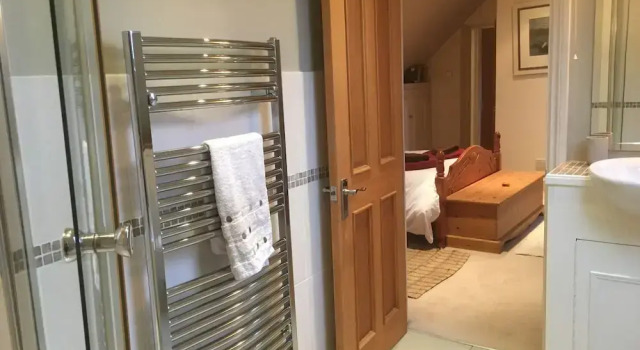 5 Charlton Mill Way BB, Забронировать Отель Отели Исторического графства Суссекса с парковкой, Парковка