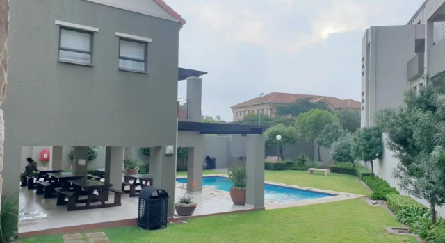 Secure, Self-Catering Studio in Sunninghill, Sandton, Book Hotel Sandton Randburg