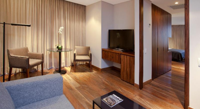 Четырёхместный полулюкс Hotel Estelar Parque de la 93