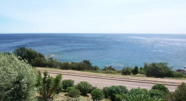 YVETTE MINI-VILLA - FACING THE SEA Apartment 2