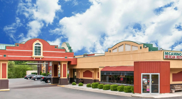 Quality Inn Conference Center Logansport, Prenota Hotel Hotel a Indiana con parcheggio, Parcheggio