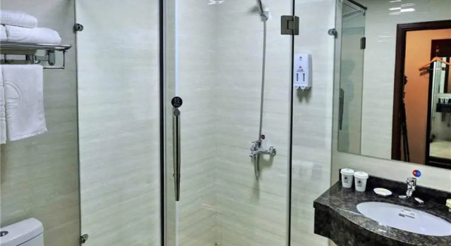 Двухместный номер Standard GreenTree Inn Zhangjiakou Jinding Ci’er Mountain Road Business Hotel