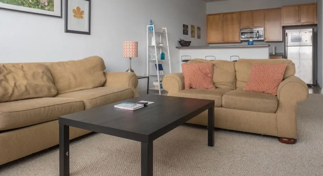 Spacious Townhome Apartments, Забронировать Апартаменты/квартира Апартаменты Милуоки, рядом с Фестивальный парк Henry W. Maier, Апартаменты/квартира