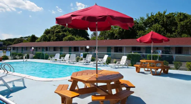 Четырёхместный номер Standard Economy Motel Inn and Suites Somers Point