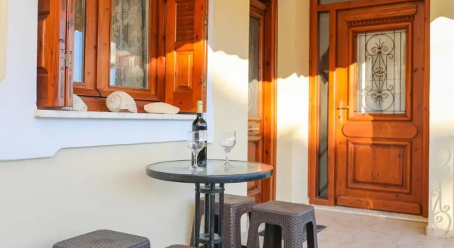 Antonia House