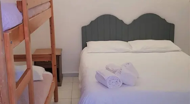 Четырёхместный номер Standard Hôtel Restaurant le Bellevue