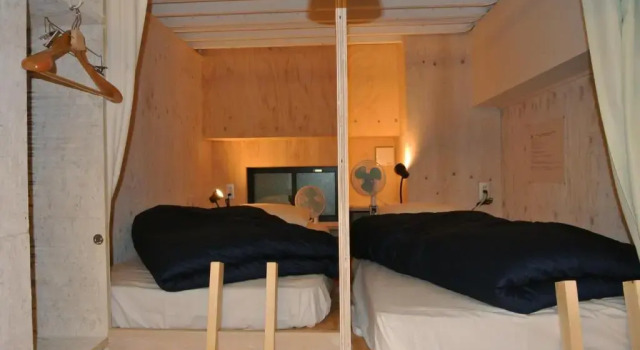 Кровать в общем номере Backpackers Hotel NOOSA JAPAN in Takatsuki Tonda