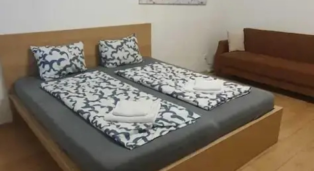 Group Stay 3 Apts Near Enkplatz