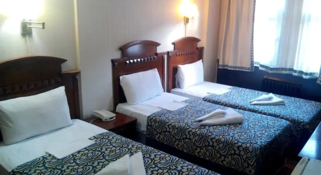 Трёхместный номер Standard Hotel Red Rose