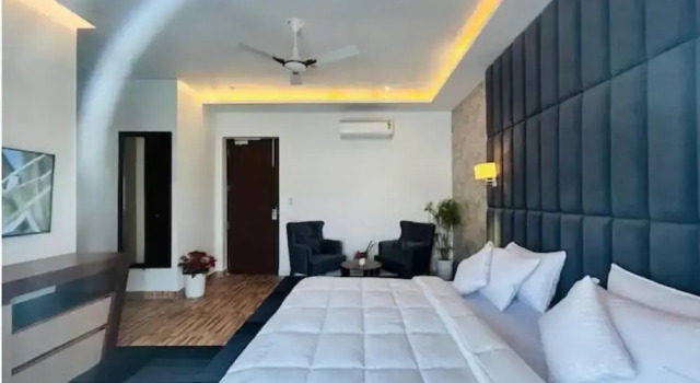 Eminence the Corbett, Rezerwuj Hotel Hotele w Uttarakhand z basenem, Basen