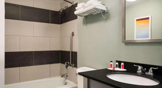 Номер Standard Days Hotel by Wyndham Allentown Airport / Lehigh Valley