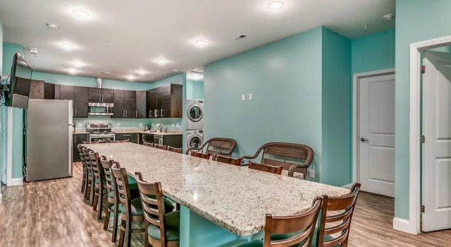 Together Resorts 9th Ave Resort Unit D, Забронировать Курортный отель Отели Миртл-Бич 3 звезды, рядом с Парк аттракционов Фэмили-Кингдом, 3*