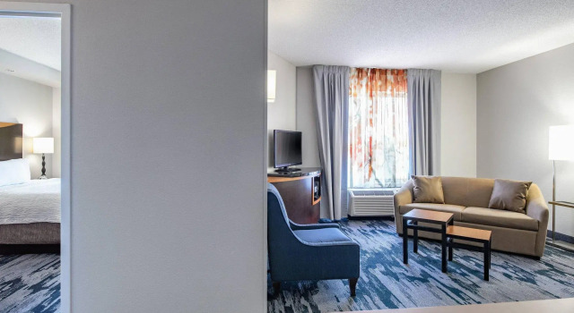 Двухместный люкс с 2 комнатами Fairfield Inn & Suites by Marriott Winnipeg