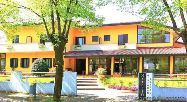 Albergo Ristorante Grizzino, Book Hotel Hoteller i Friuli Venezia Giulia med parkering, Parkering