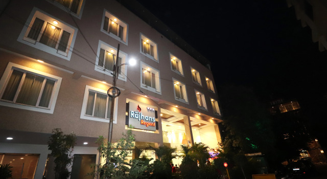 Hotel Rajhans Regent
