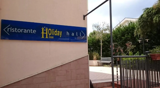 Hotel Holiday House
