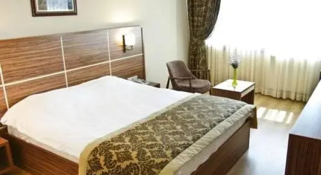 Petek Hotel