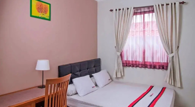RedDoorz @ Kebon Baru, Book Hotel Tebet Jakarta