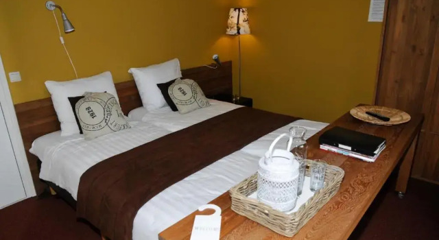 Hotel Restaurant It Posthus, Book Hotel Oudkerk Frisland