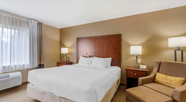 Comfort Inn & Suites East Moline near I-80, Prenota Hotel East Moline Quad Cities
