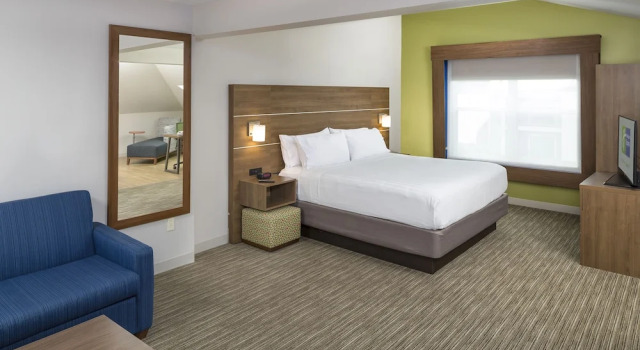 Двухместный люкс Holiday Inn Express Hotel & Suites White River Junction by IHG