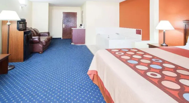 Номер Standard Super 8 by Wyndham White Hall