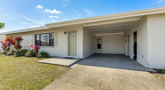 3 Mi to Venice Beach: Pet-friendly Home w/ Yard, Забронировать Дом для отпуска Венис Sarasota Area, рядом с Legacy Trail