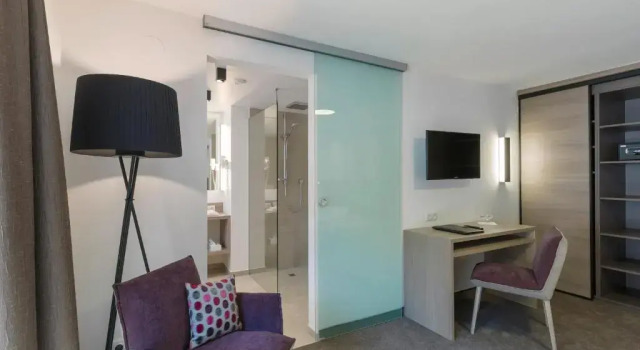 Двухместный номер Comfort с балконом Quality Hosts Arlberg - Hotel Goldenes Kreuz B&B - Sommerkarte Premium inklusive