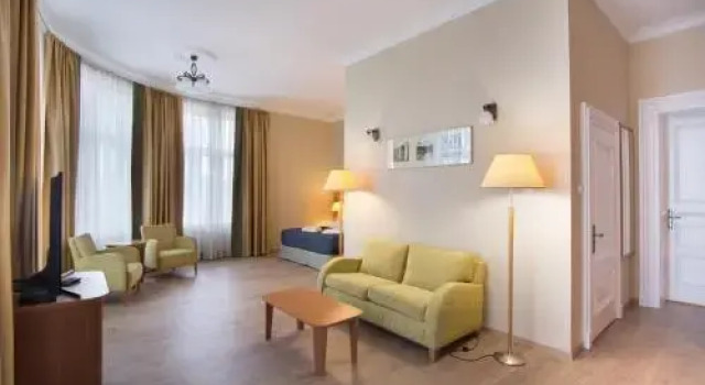 Brass Suites, Забронировать Отель Лодзь Лодзинское воеводство, рядом с Улица Петрковская