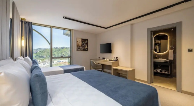 Трёхместный номер Standard с видом на море Rossi Luxury Hotel