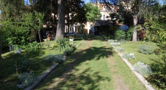 Madeleine Bergerac, Prenota Hotel Bergerac Red Perigord