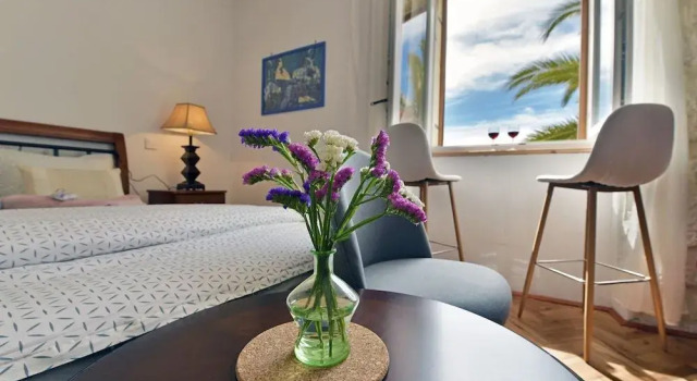 Harmony Room Hvar, Prenota Affittacamere Città di Lesina 