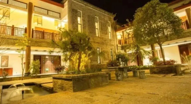 Haiying Langting Hotel, Prenota Hotel Hotel a Lijiang con parcheggio, Parcheggio