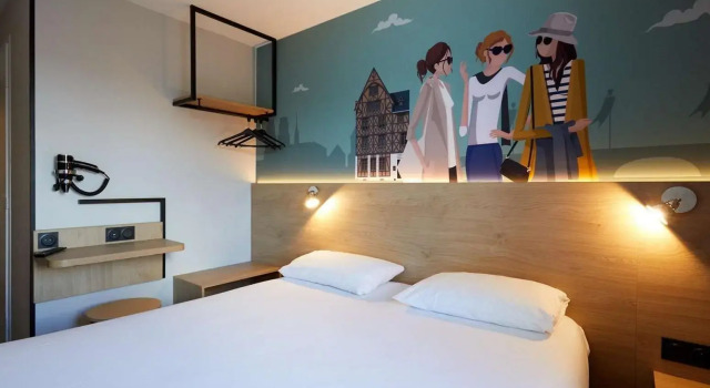 Кровать в общем номере KYRIAD DIRECT Orleans - La Chapelle St Mesmin