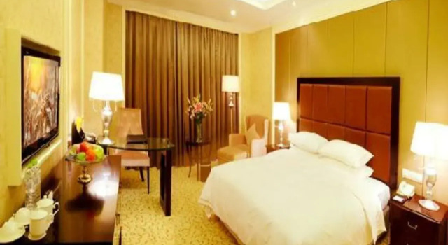 Homeinn Selected Hotel (Dandong Railway Station Post and Telecommunications Building), Book Hotel Zhenxing District Dandong