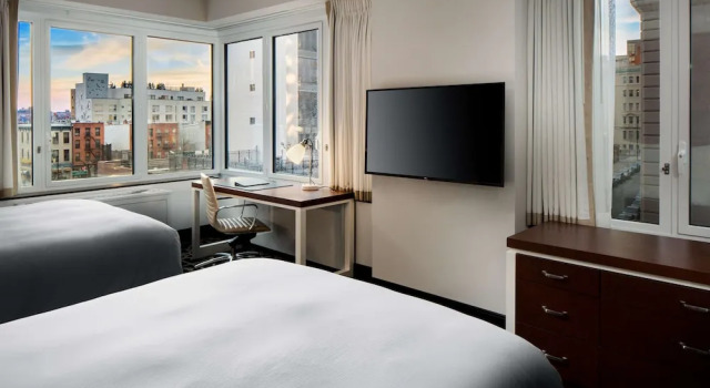 Четырёхместный номер Deluxe Hilton Brooklyn New York - Newly Renovated