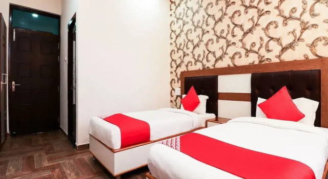 Oyo 39959 Hotel Bandhan Bahraich, Забронировать Отель Бахрайч штат Уттар-Прадеш