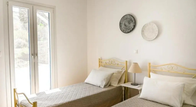 Iliopetra residence - 5BR Villa in Agios Romanos