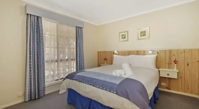 Oak Cottage - Tudor Village Unit 5, 预订 度假屋 布赖特 Victorian High Country