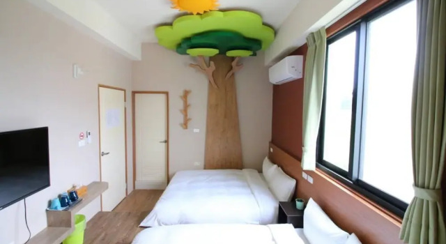 Elfin Kids and Pets B&B