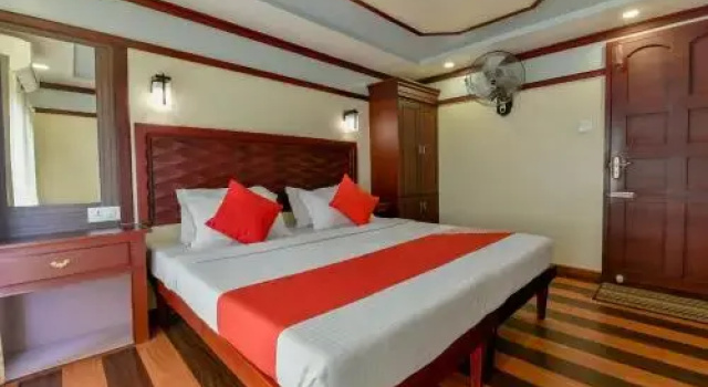 OYO 23227 Alleppey Eco Houseboat 3 Bhk