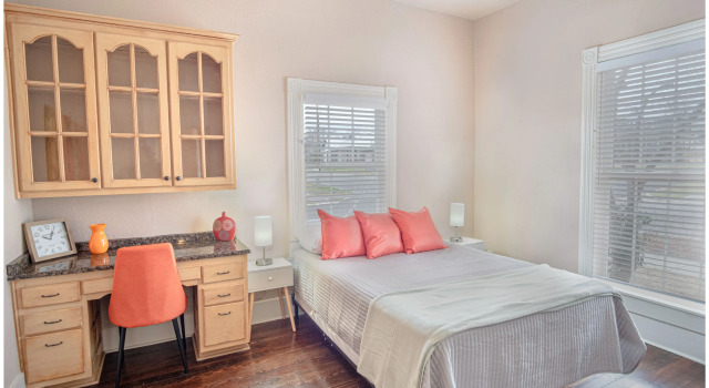 Beautiful Craftmans  4BR/2,5BA Home Near Downtown