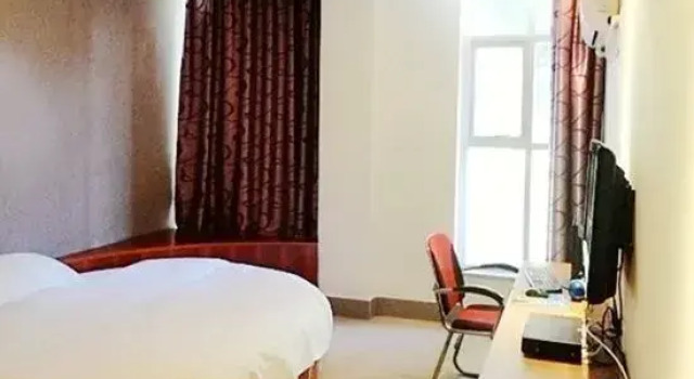 Huacheng Fashion Hotel, Rezerwuj Hotel Hotele w Nanning z parkingiem, Parking